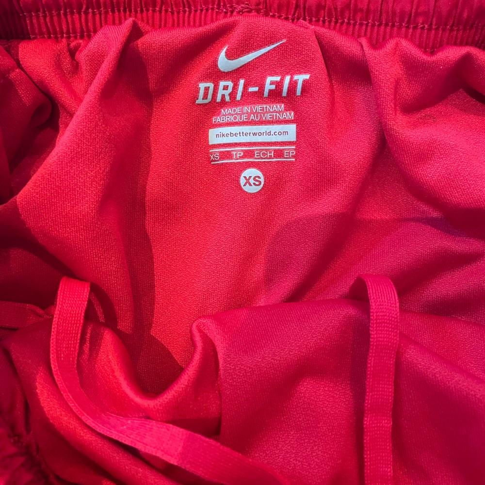 Women’s XS Nike athletic shorts - Picture 3 of 3